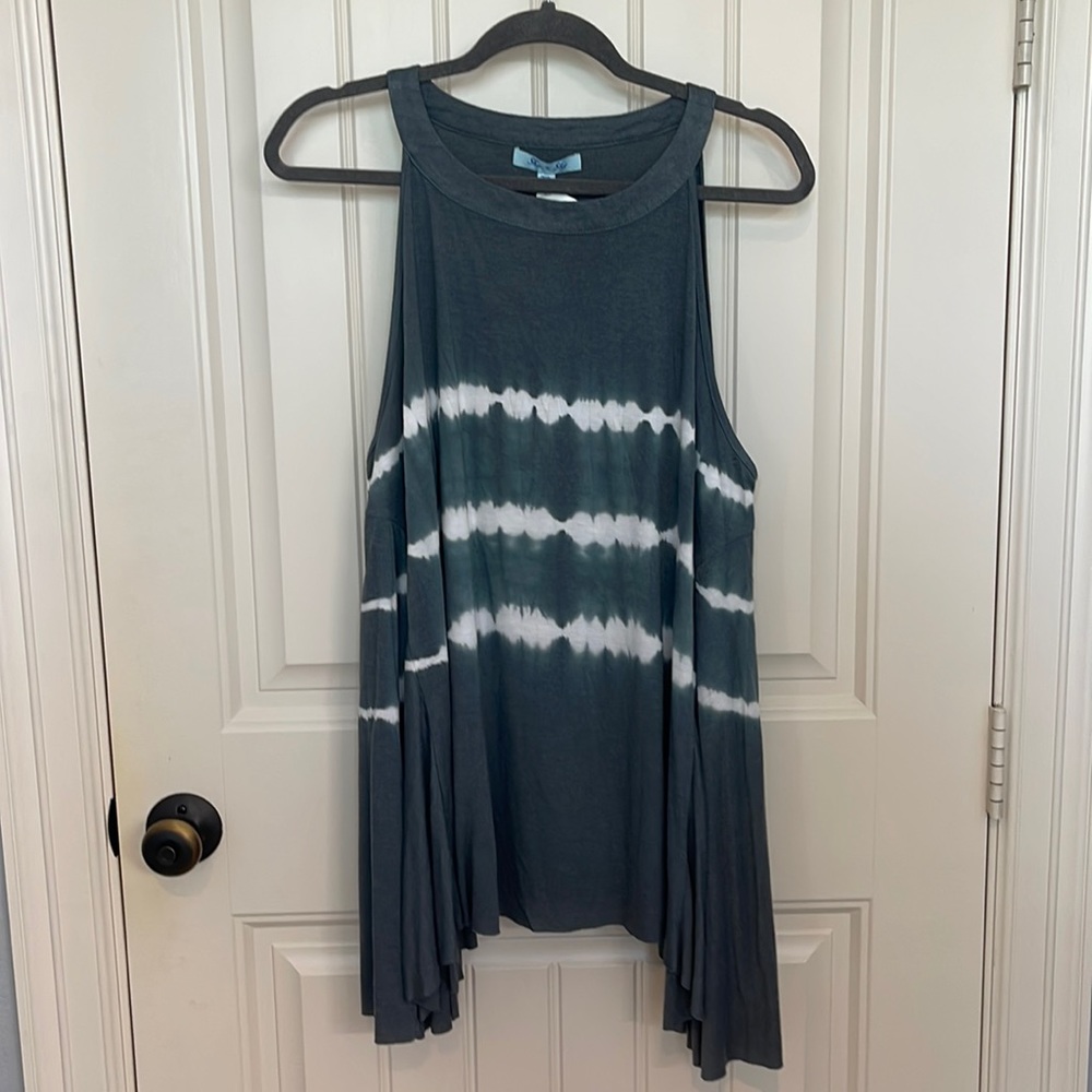 She + Sky gray & white tie dye sleeveless top. NWT. Ladies 2XL